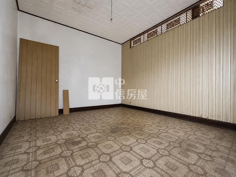 光華二街活巷車庫透天房屋室內格局與周邊環境