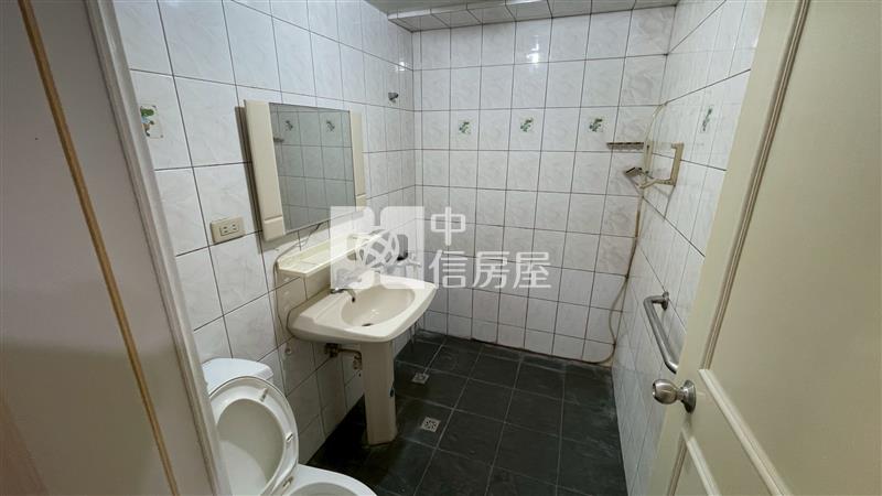 桃園站前雙學區房屋室內格局與周邊環境