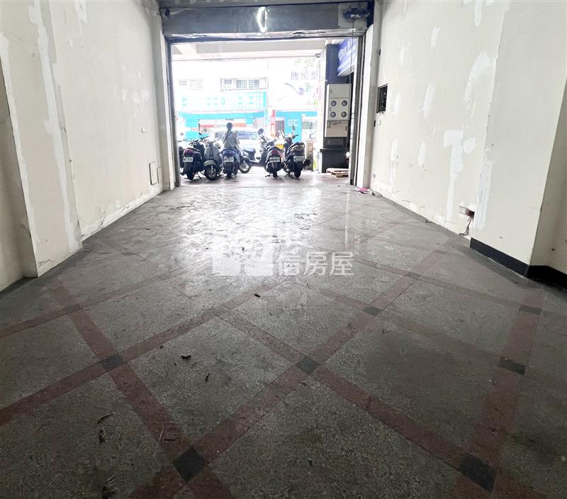 正黎明路逢甲5樓熱鬧透店房屋室內格局與周邊環境