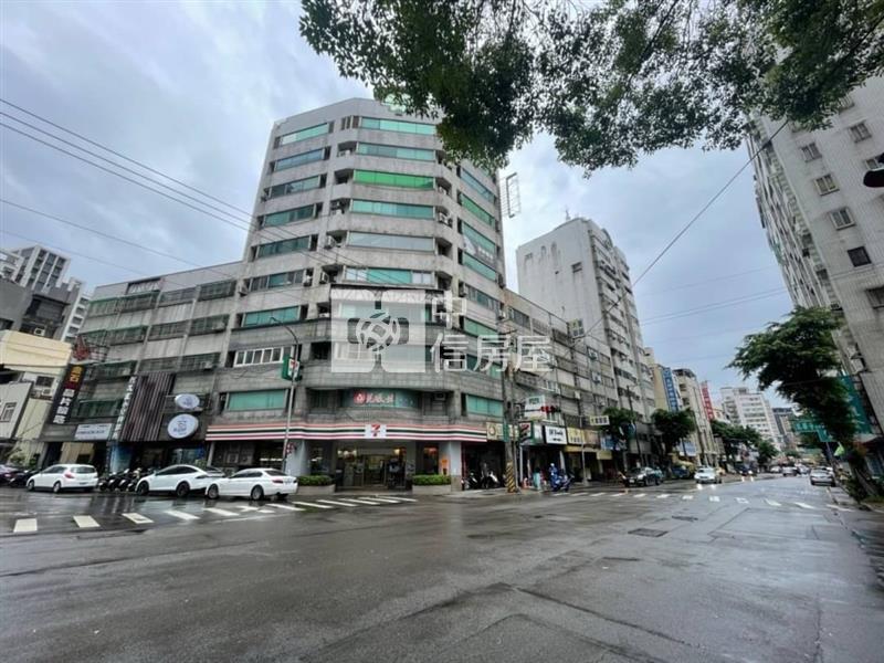 西屯黎明商圈角間收租透店房屋室內格局與周邊環境