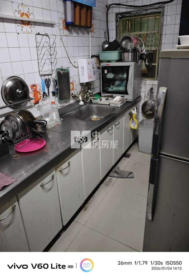 光榮國中大面寬活路透天房屋室內格局與周邊環境