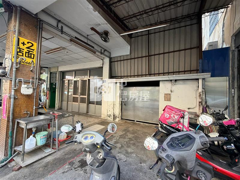中國醫大德街熱鬧店住房屋室內格局與周邊環境