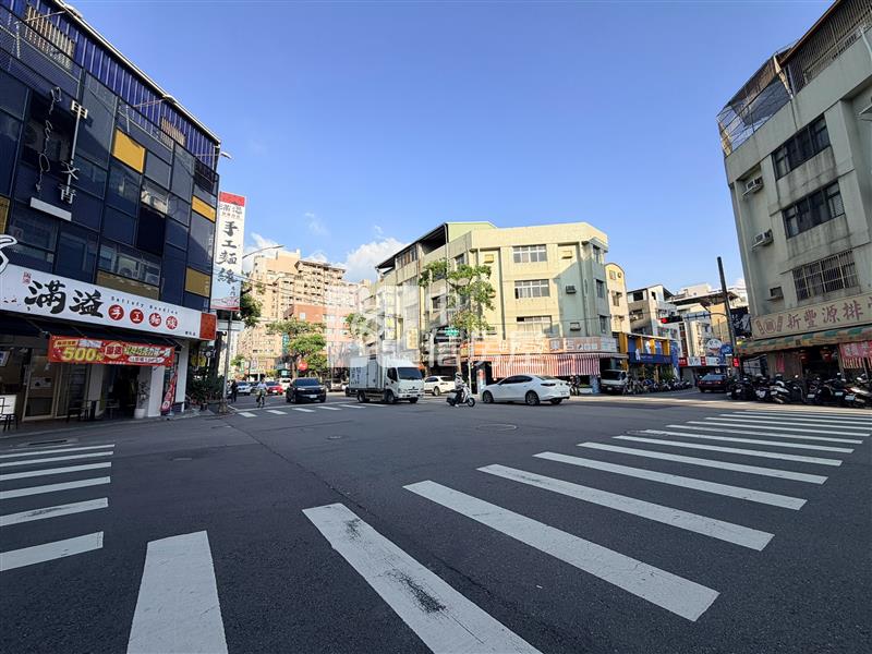 中國醫大德街熱鬧店住房屋室內格局與周邊環境
