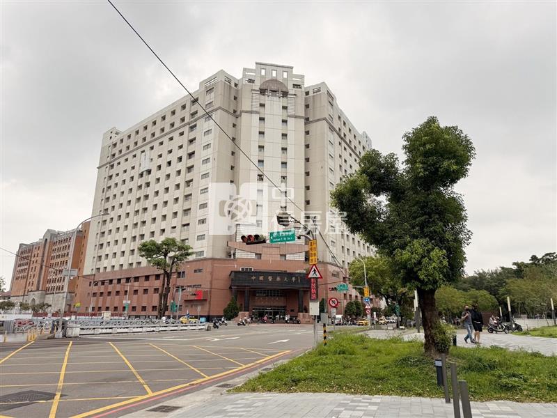 中國醫大德街熱鬧店住房屋室內格局與周邊環境