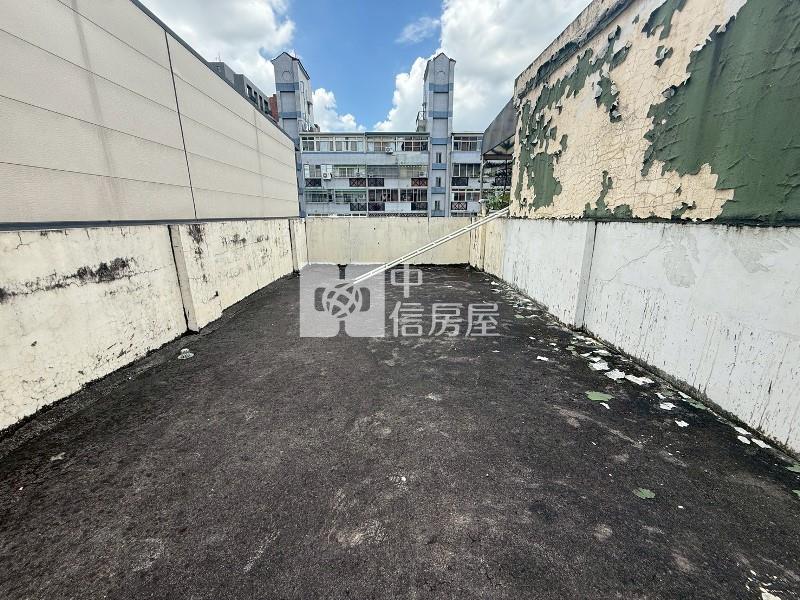 東海世貿正四樓透天房屋室內格局與周邊環境