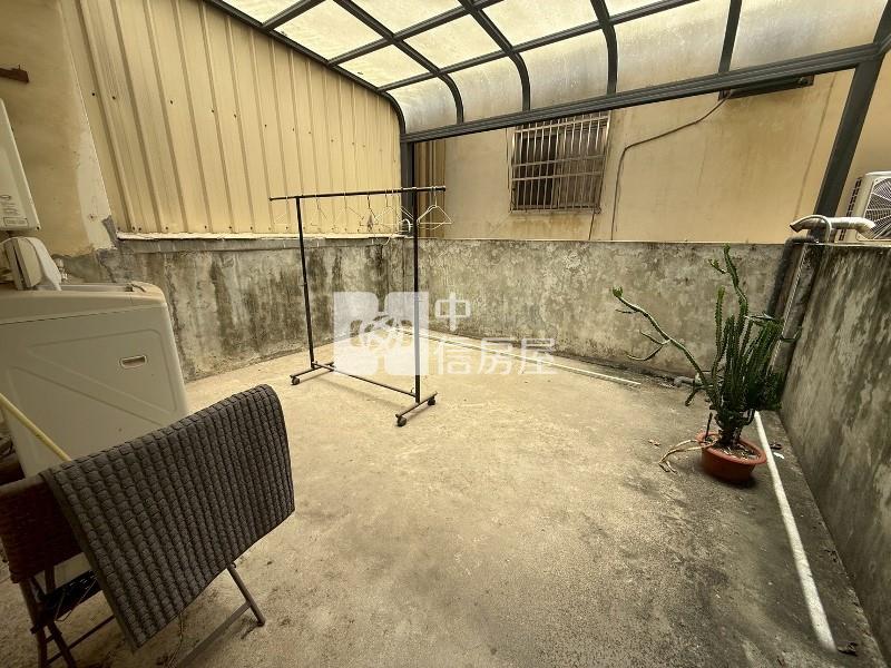 東海世貿正四樓透天房屋室內格局與周邊環境