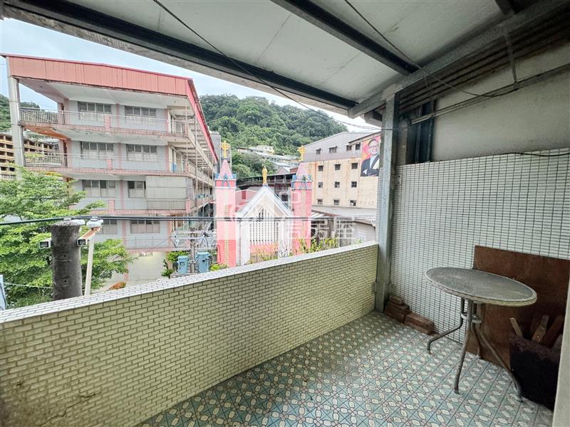 聖心中學商機透天戶房屋室內格局與周邊環境