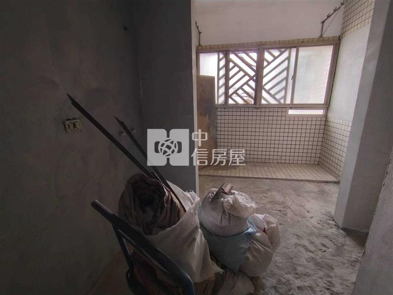 海華~凱薩宮廷大露臺4房車房屋室內格局與周邊環境