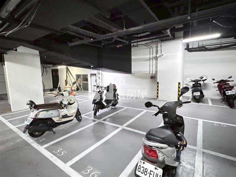 進士樓A棟輕豪宅1+1房平車房屋室內格局與周邊環境