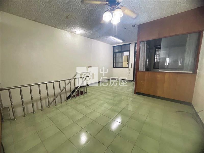 近內壢工業區/內壢國中旁透天店面住家房屋室內格局與周邊環境