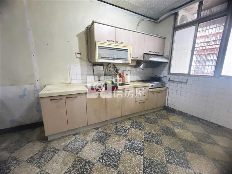 近內壢工業區/內壢國中旁透天店面住家房屋室內格局與周邊環境
