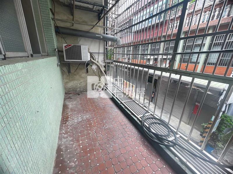 近內壢工業區/內壢國中旁透天店面住家房屋室內格局與周邊環境