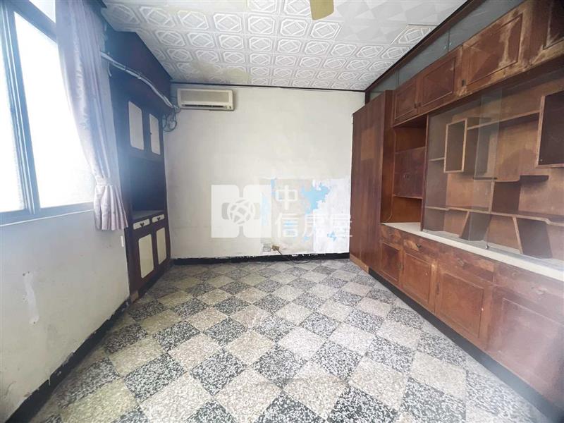 近內壢工業區/內壢國中旁透天店面住家房屋室內格局與周邊環境