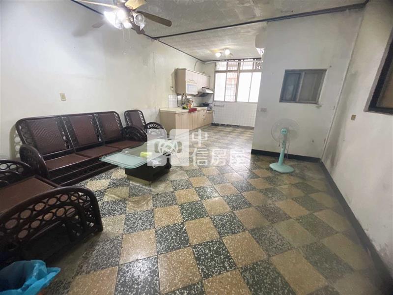 近內壢工業區/內壢國中旁透天店面住家房屋室內格局與周邊環境