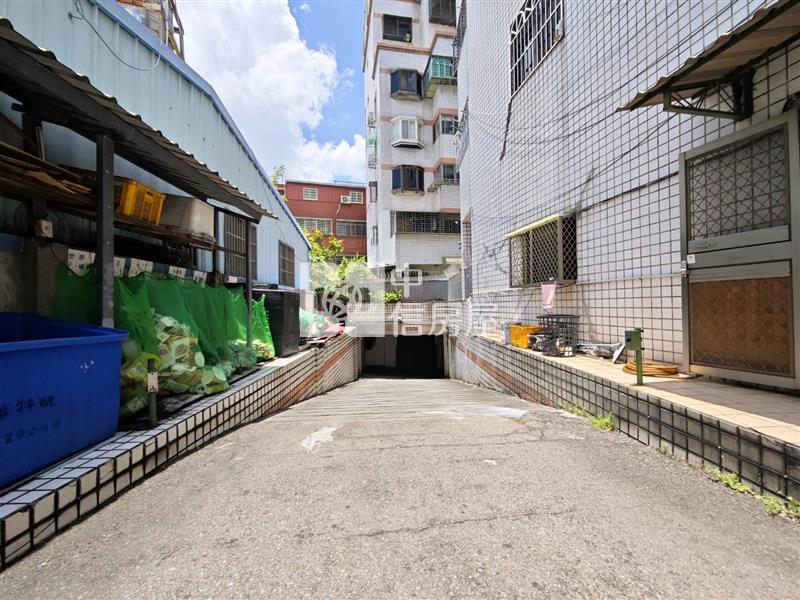大里軟體園區旁3+1房車位美廈房屋室內格局與周邊環境