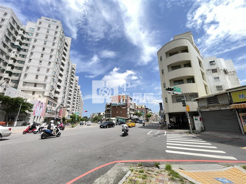 長榮新城大坪數三房+平車房屋室內格局與周邊環境