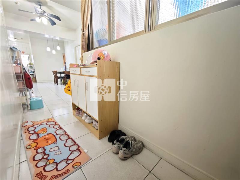 大里陽光低總價三房兩衛+車位房屋室內格局與周邊環境
