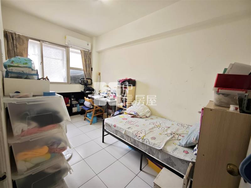 大里陽光低總價三房兩衛+車位房屋室內格局與周邊環境