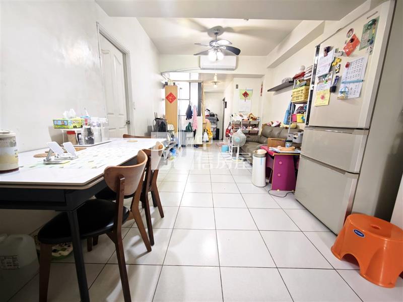 大里陽光低總價三房兩衛+車位房屋室內格局與周邊環境