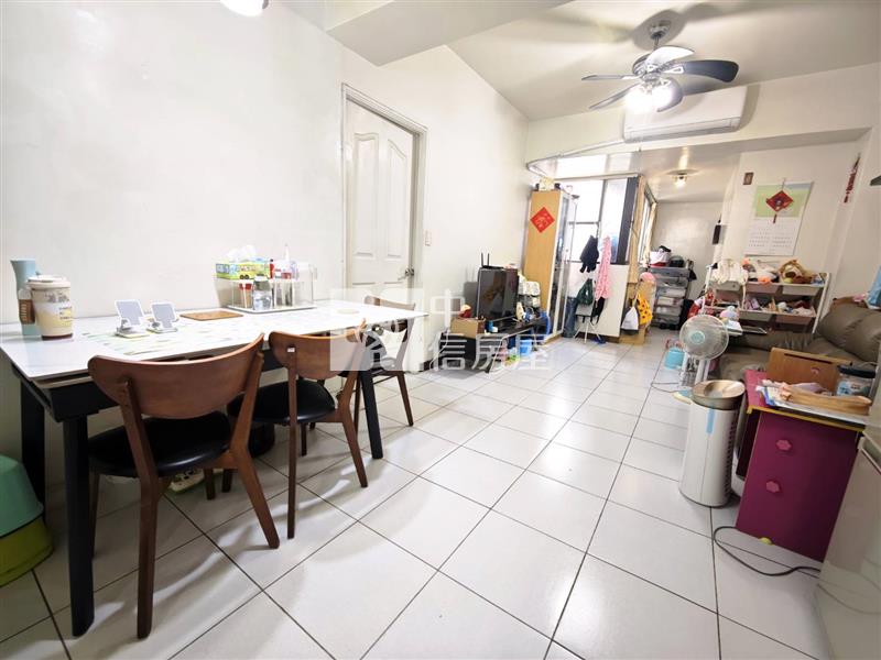 大里陽光低總價三房兩衛+車位房屋室內格局與周邊環境