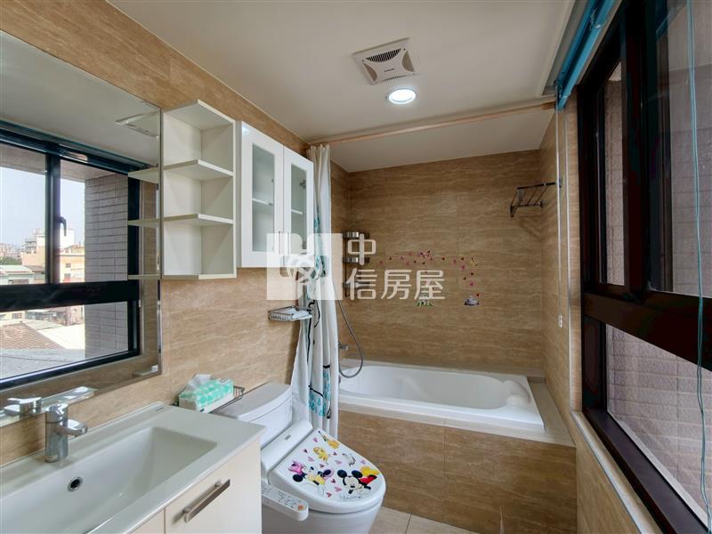 lalaport輕屋齡三房平車房屋室內格局與周邊環境