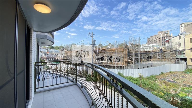 烏日高鐵特區全新別墅房屋室內格局與周邊環境