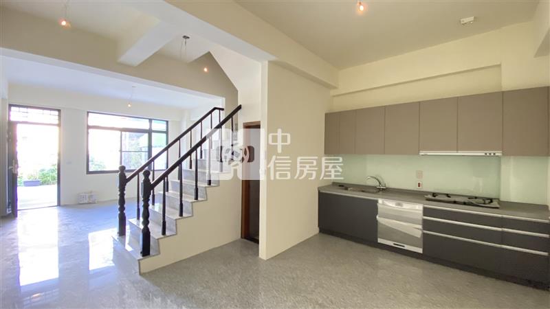 烏日高鐵特區全新別墅房屋室內格局與周邊環境
