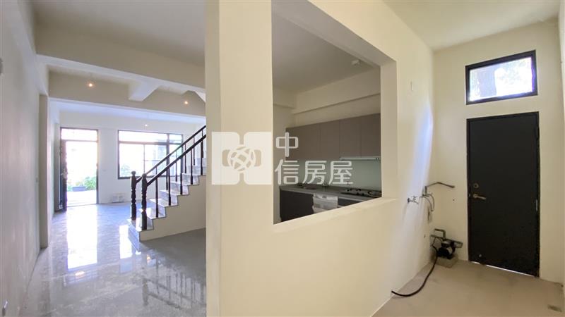 烏日高鐵特區全新別墅房屋室內格局與周邊環境
