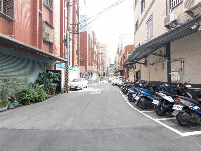 內壢後站滿租透天店面+23間套房房屋室內格局與周邊環境