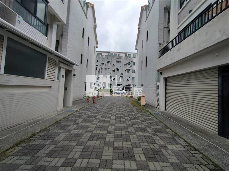 南科LM重劃區/雙面臨路/朝南美車墅房屋室內格局與周邊環境