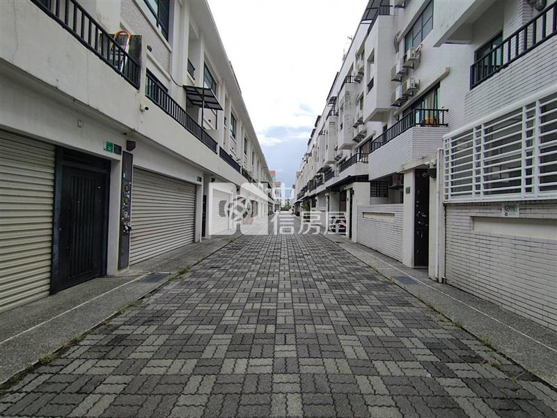 南科LM重劃區/雙面臨路/朝南美車墅房屋室內格局與周邊環境
