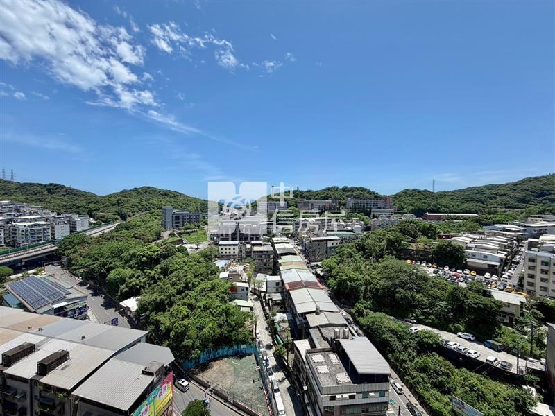 新橫濱夢悅城海景高樓層兩房平車房屋室內格局與周邊環境