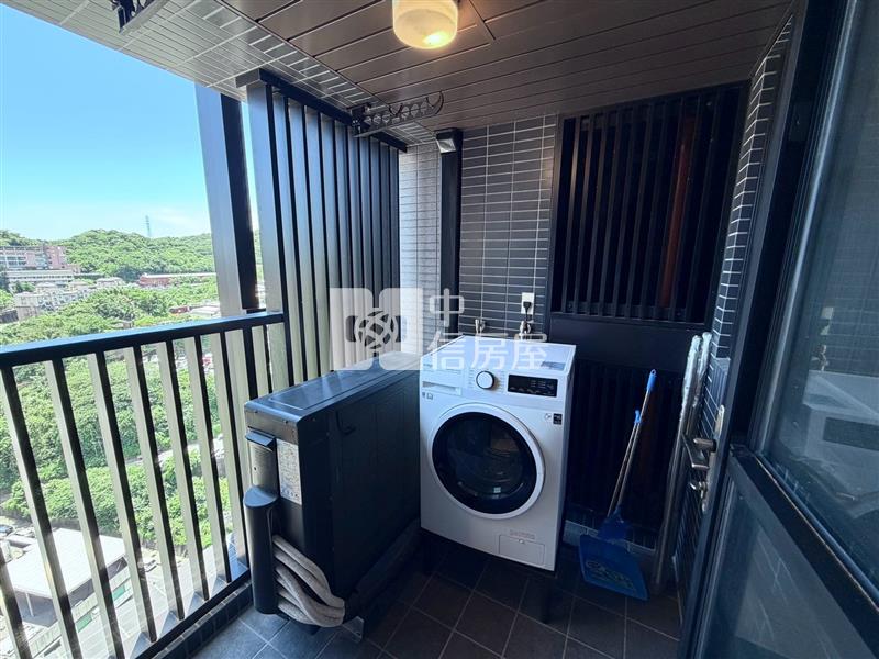 新橫濱夢悅城海景高樓層兩房平車房屋室內格局與周邊環境