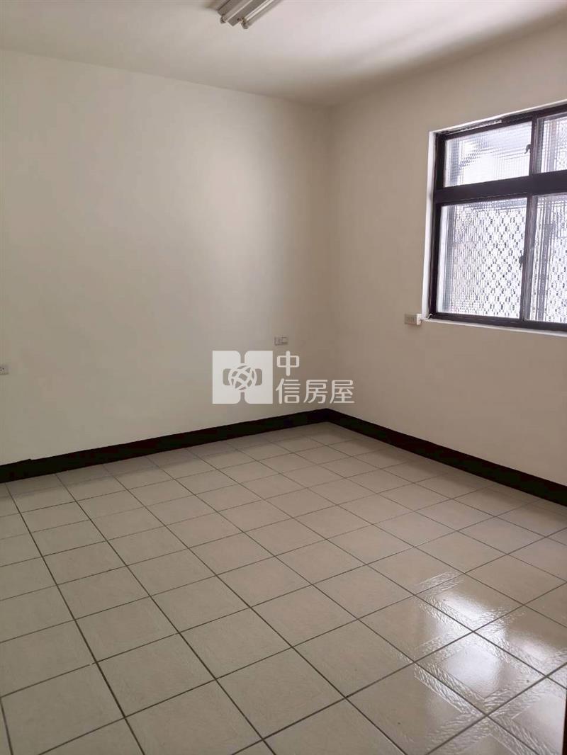 中壢後站林森國小旁大面寬透天房屋室內格局與周邊環境