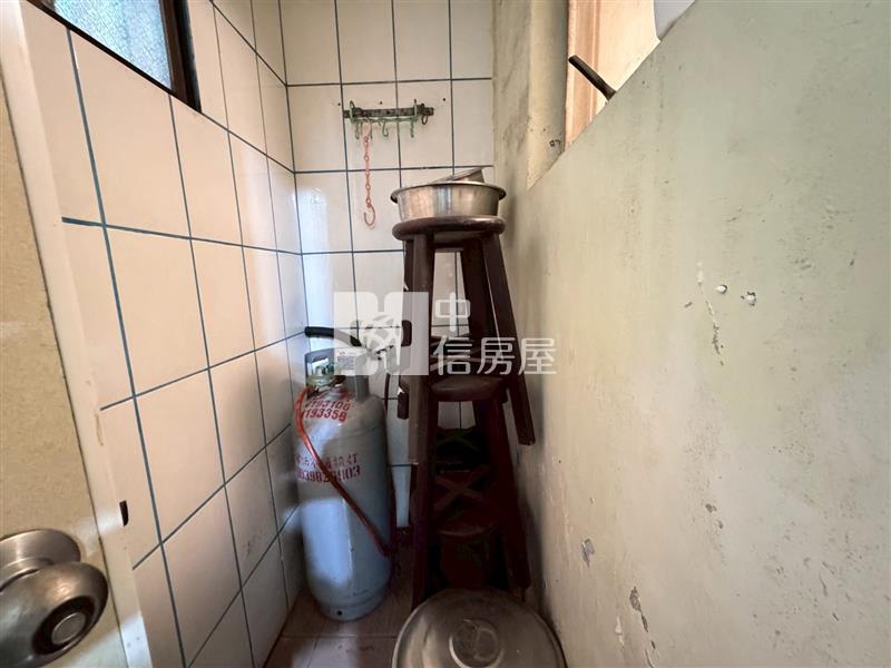 平鎮山仔頂家樂福4套房美透天房屋室內格局與周邊環境