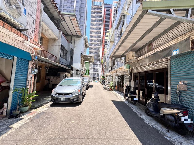 平鎮山仔頂家樂福4套房美透天房屋室內格局與周邊環境