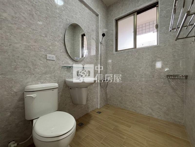 潮州文教區面寬超優質車墅房屋室內格局與周邊環境