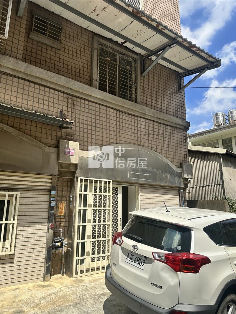 近A21捷運站 5房 店住房屋室內格局與周邊環境