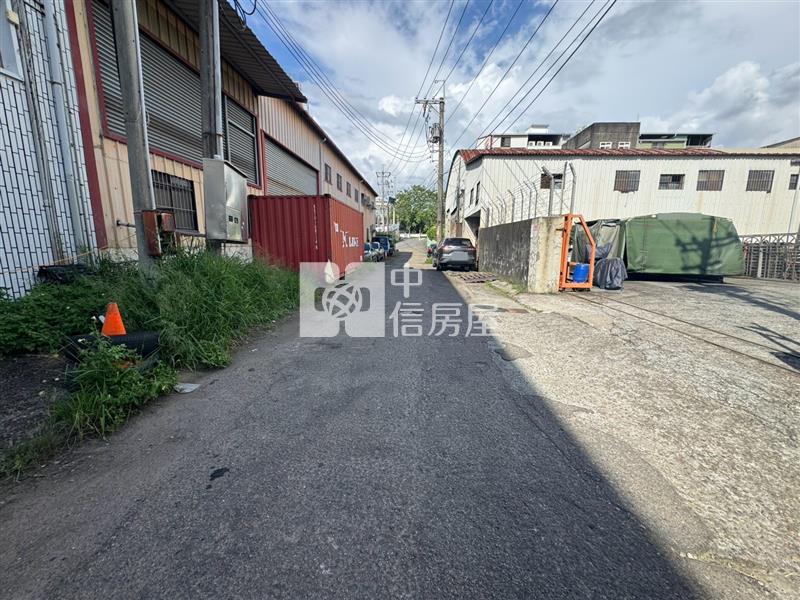 霧峰中正路大面寬雙臨路三照廠房房屋室內格局與周邊環境