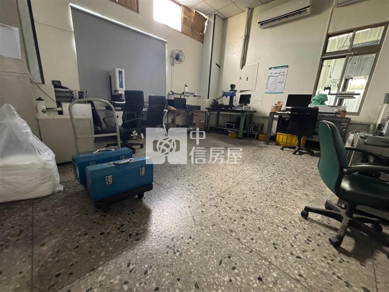 霧峰中正路大面寬雙臨路三照廠房房屋室內格局與周邊環境