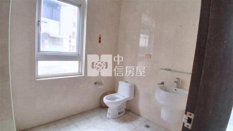 新橫濱商圈/北二高德育學院旁米蘭邊間透天店住(ㄧ)房屋室內格局與周邊環境