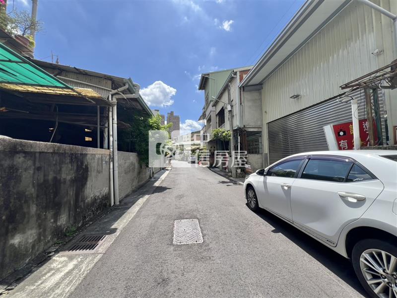 14期旁大地坪大面寬平房房屋室內格局與周邊環境