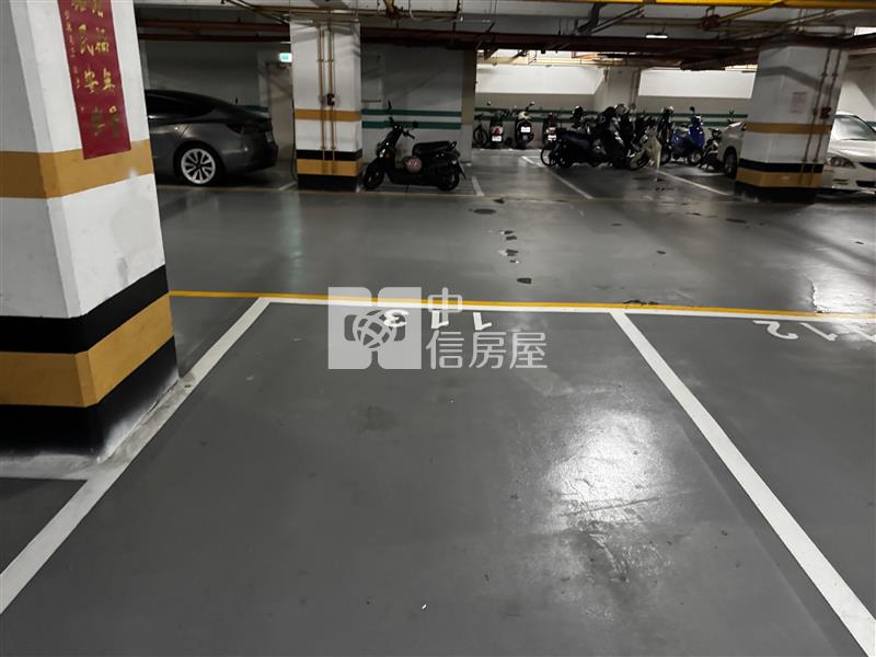 都市麗晶翻新美二房平車房屋室內格局與周邊環境