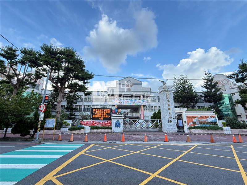 潭陽國小四房臨路別墅房屋室內格局與周邊環境