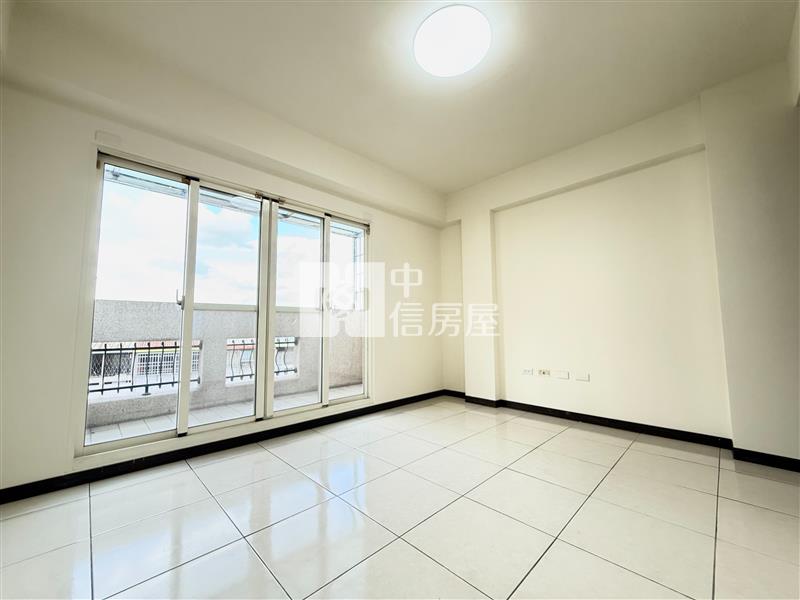 潭陽國小四房臨路別墅房屋室內格局與周邊環境