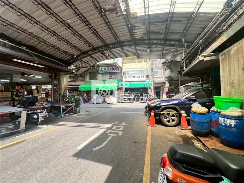 中壢青果市場連三攤位房屋室內格局與周邊環境