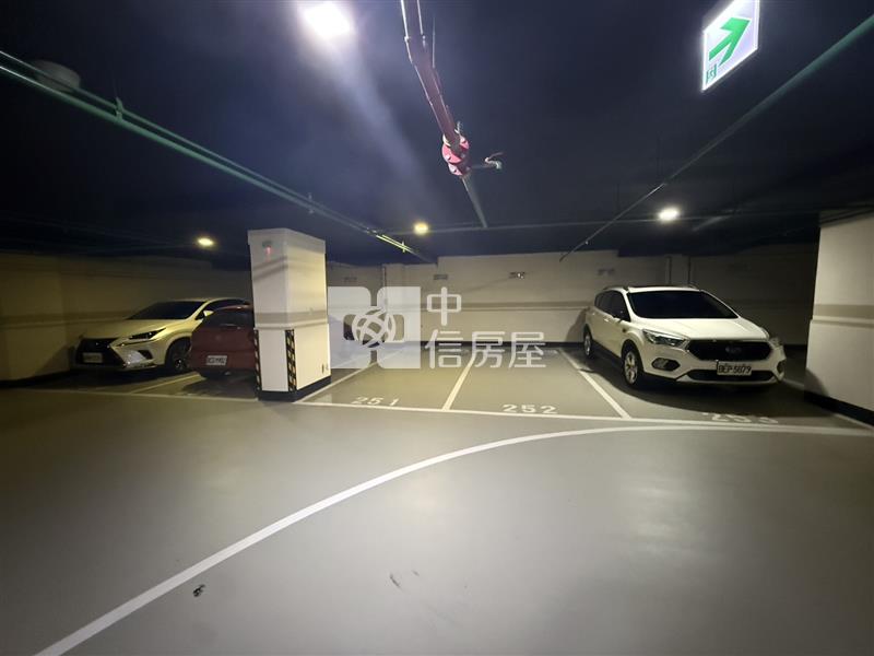 新森活高樓裝潢邊間兩房雙車位房屋室內格局與周邊環境