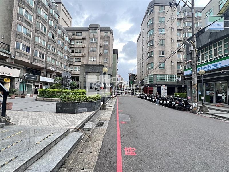 中原柏德套房車房屋室內格局與周邊環境
