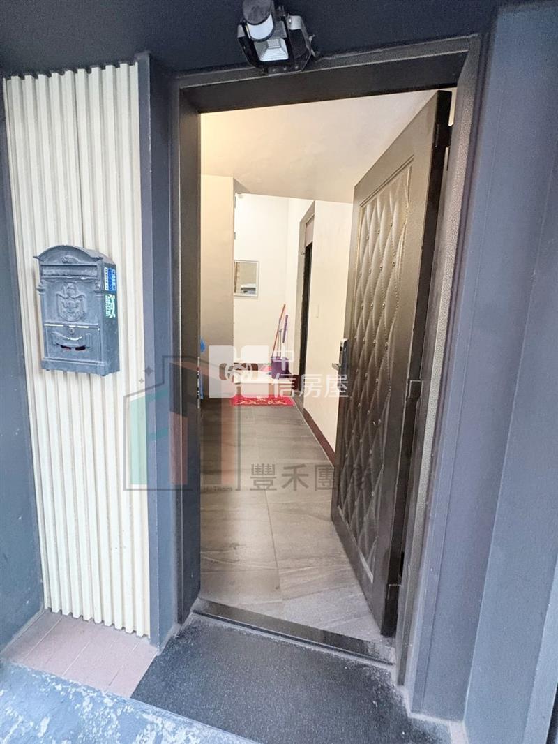 【豐禾】內壢後站三角窗店面+23間套房房屋室內格局與周邊環境