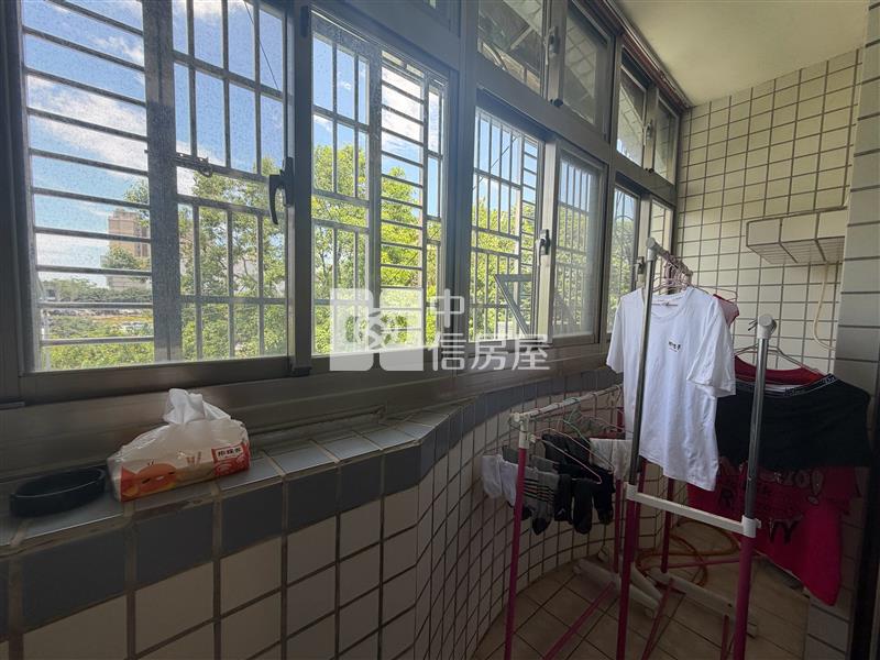 平鎮家樂福超值透天房屋室內格局與周邊環境